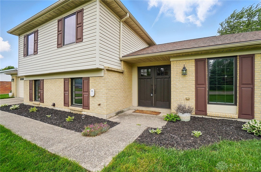 1029 East Rahn Road Centerville, OH 45429 - Photo 4 of 61