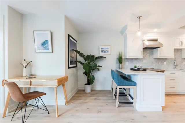 $750,000 | 10 Brown & Howard, Unit 102, Newport, RI 02840