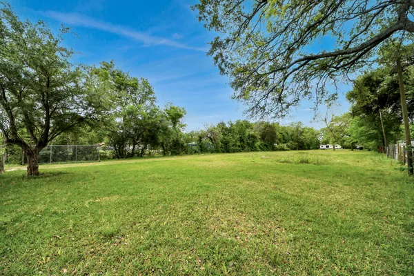 $185,000 | 703 N Road, Baytown, TX 77521
