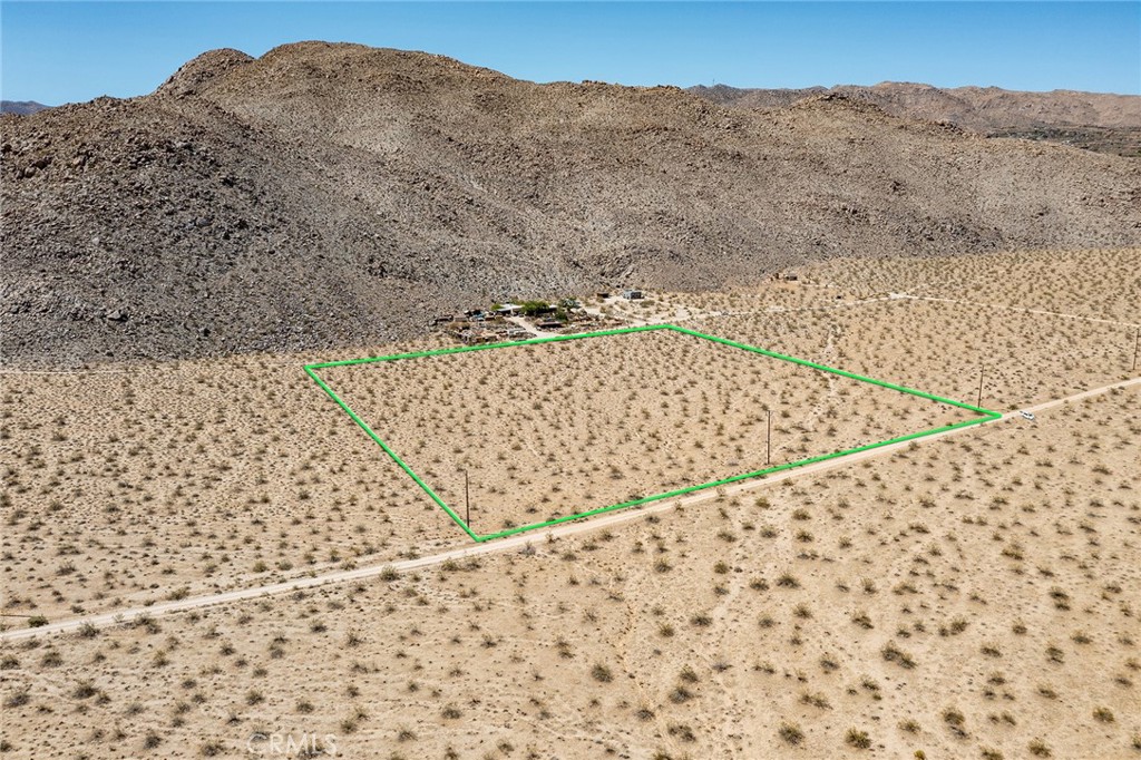 62600 Sullivan Road Joshua Tree, CA 92252 - Photo 9 of 15 a view of wooden floor