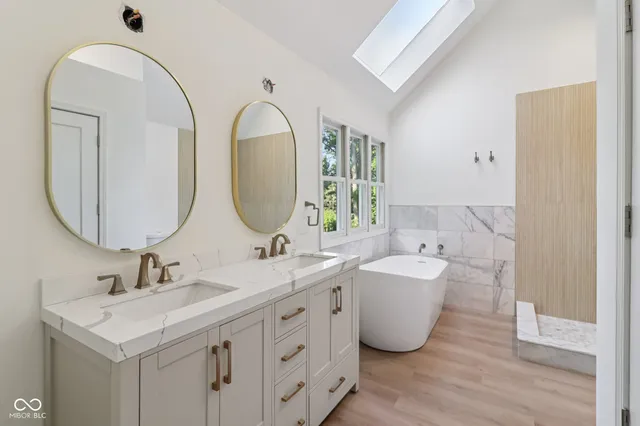 $619,900 | 11845 Discovery Circle, Indianapolis, IN 46236