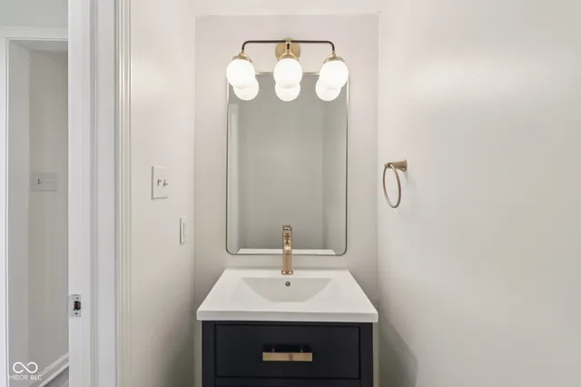 $619,900 | 11845 Discovery Circle, Indianapolis, IN 46236