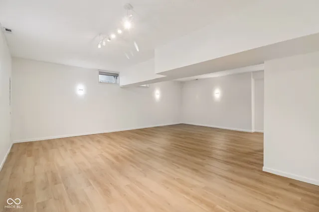 $619,900 | 11845 Discovery Circle, Indianapolis, IN 46236