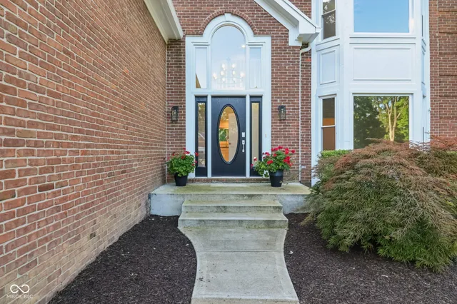 $619,900 | 11845 Discovery Circle, Indianapolis, IN 46236