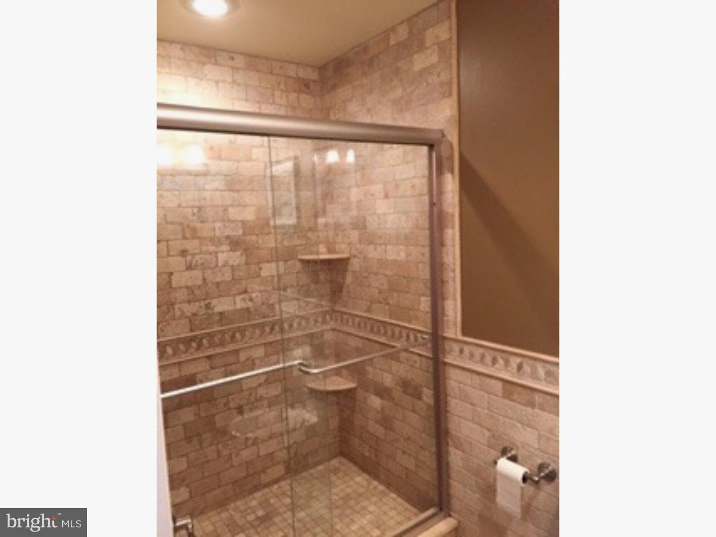 217 Parkdale Road Philadelphia, PA 19154 - Photo 10 of 18 Bedroom - Main