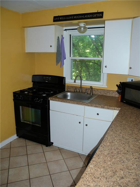 4753 Doyle Road Pittsburgh, PA 15227 - Photo 11 of 25 KITCHEN