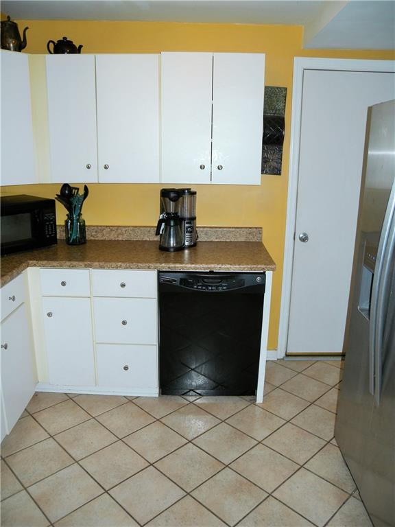 4753 Doyle Road Pittsburgh, PA 15227 - Photo 12 of 25 KITCHEN