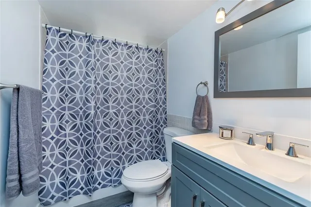 $219,500 | 1101 Northeast 191st Street, Unit H301, Miami, FL 33179