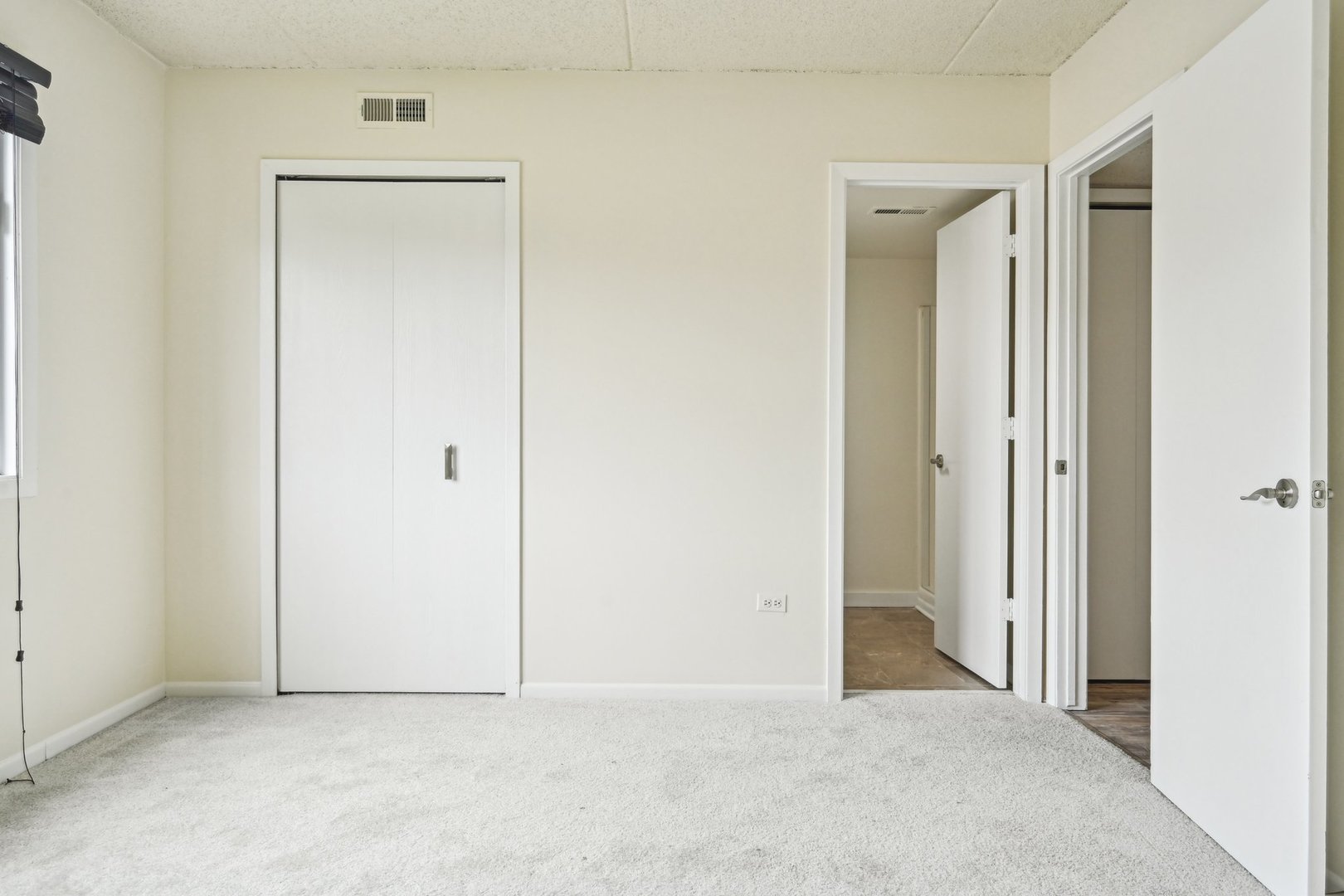 1221 Chalet Road, Unit 101 Naperville, IL 60563 - Photo 9 of 18 Gallery Image 9
