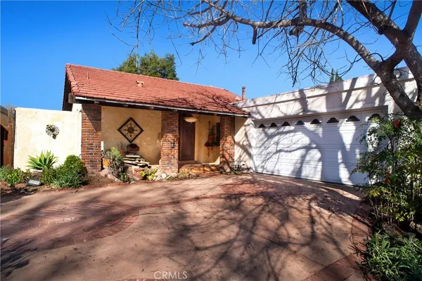 $659,500 | 23545 Vía Decano, Valencia, CA 91355