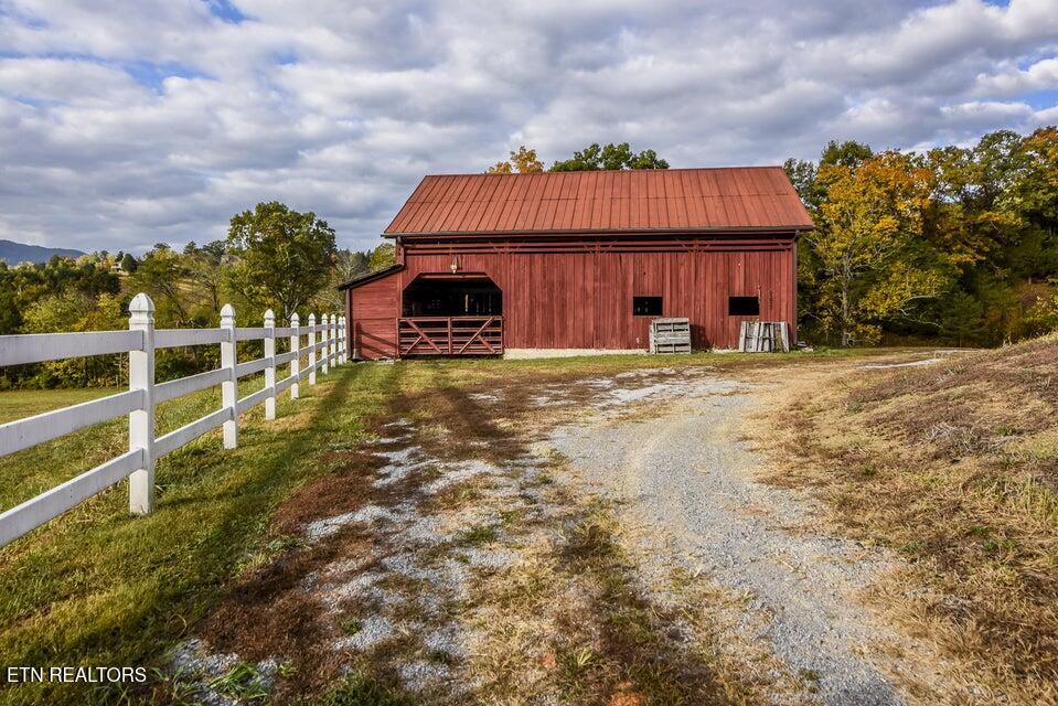 634 Old Cedar Creek Road Townsend, TN 37882 - Photo 3 of 20 3 634