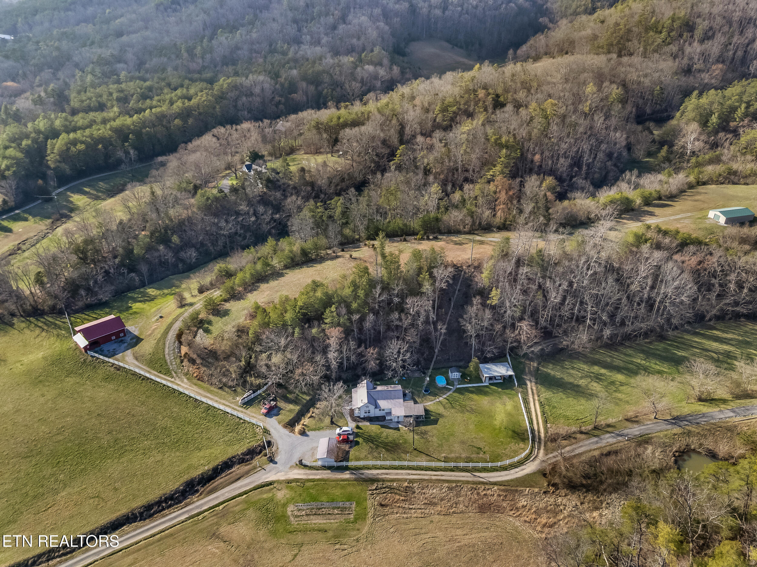 634 Old Cedar Creek Road Townsend, TN 37882 - Photo 8 of 20 17 634
