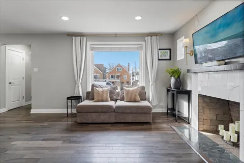 $499,000 | 5143 North Newland Avenue, Chicago, IL 60656