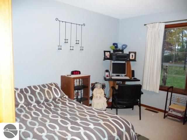 7074 Deepwater Point Road Williamsburg, MI 49690 - Photo 14 of 19 1740568-13.JPG