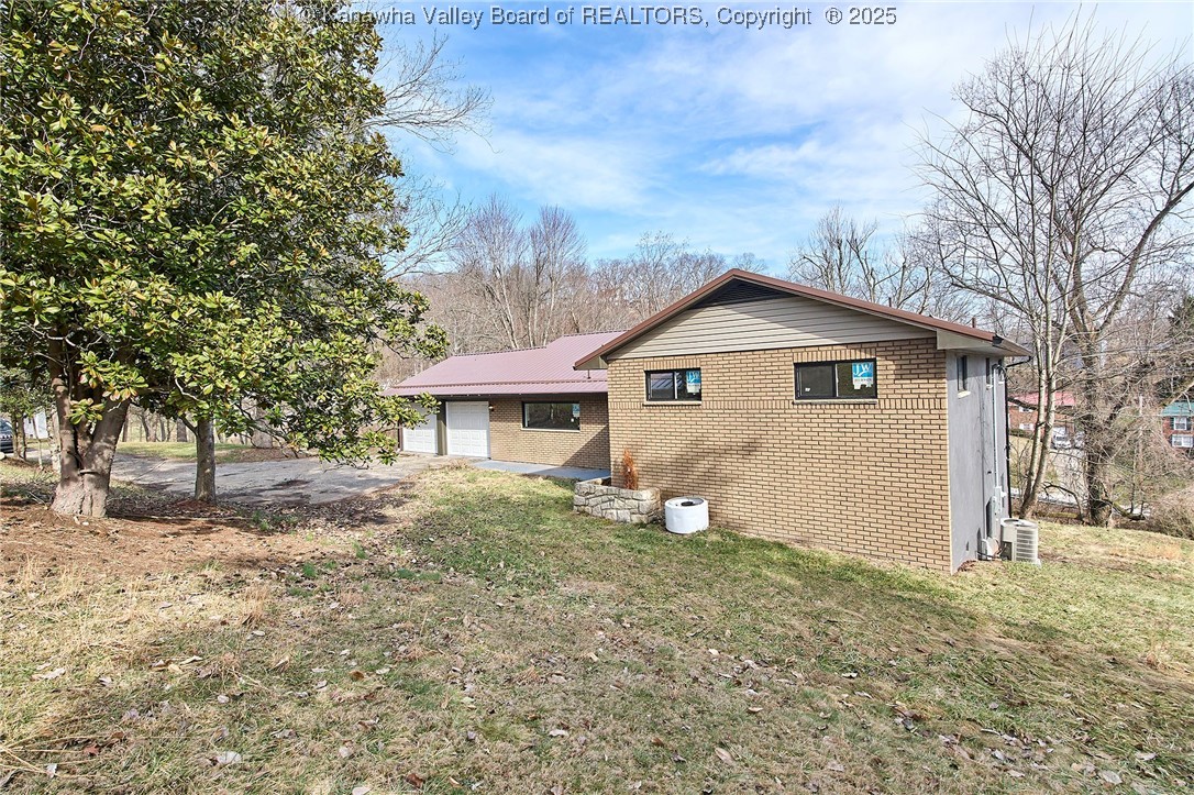 114 Belfast Road Charleston, WV 25314 - Photo 2 of 50 Gallery Image 2