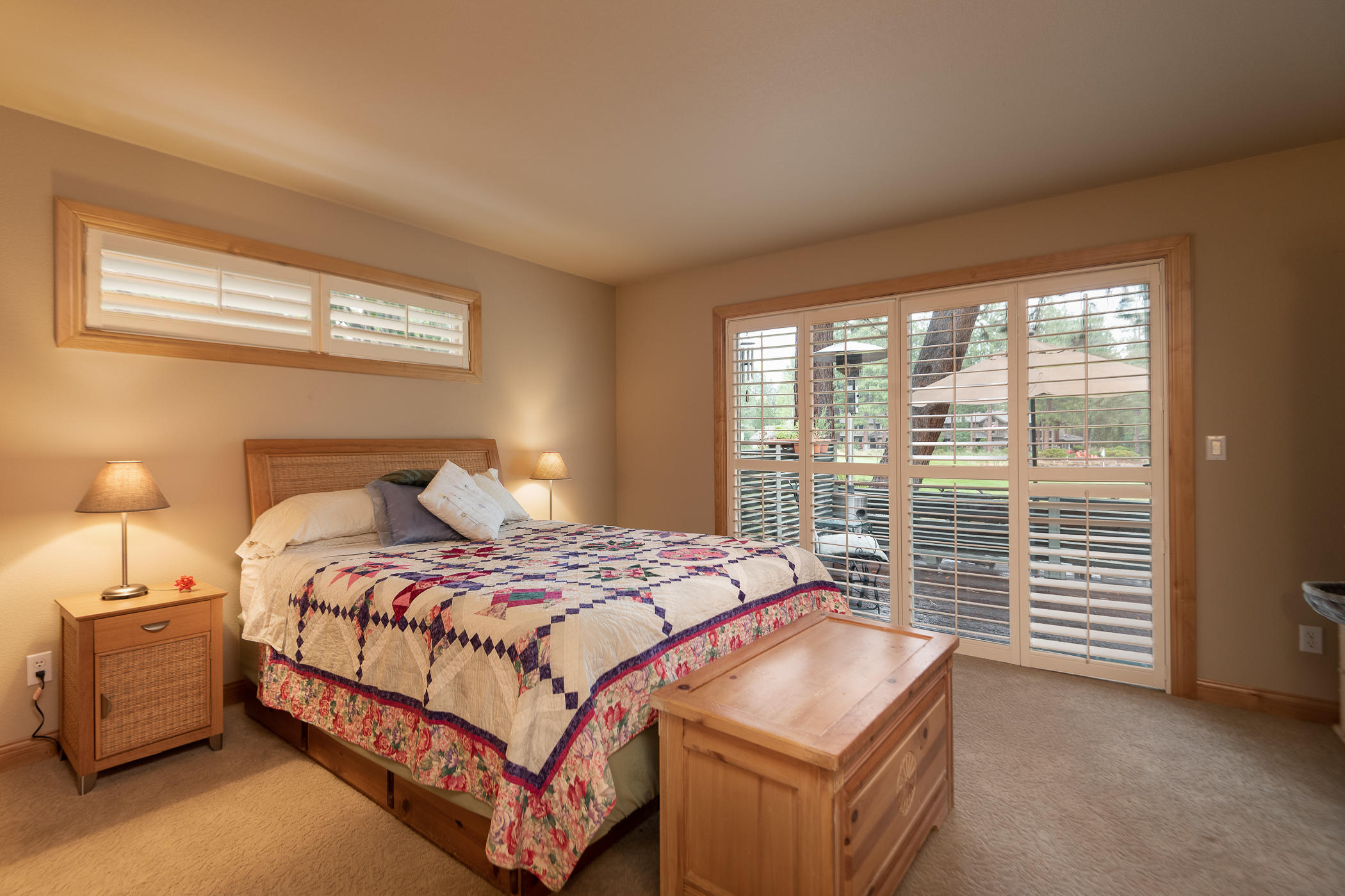 60780 Currant Way Bend, OR 97702 - Photo 19 of 34 20Guest bedroomCurrant_Natalie-16