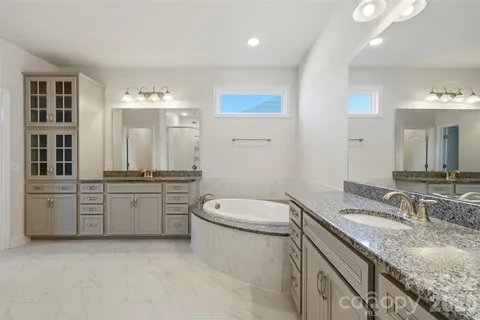 $750,000 | 5306 Tilley Manor Drive, Matthews, NC 28105