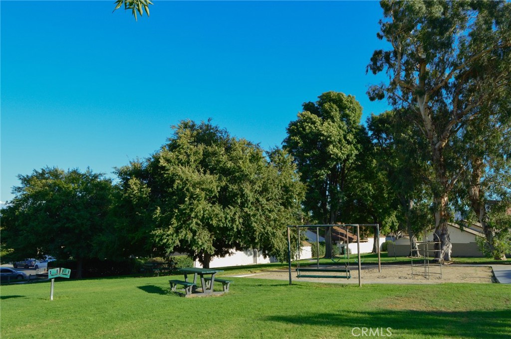 10060 Hillsborough Lane Riverside, CA 92503 - Photo 31 of 44