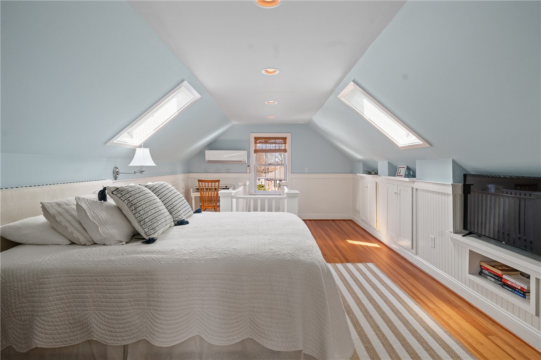 94 Ruggles Avenue Newport, RI 02840 - Photo 13 of 21