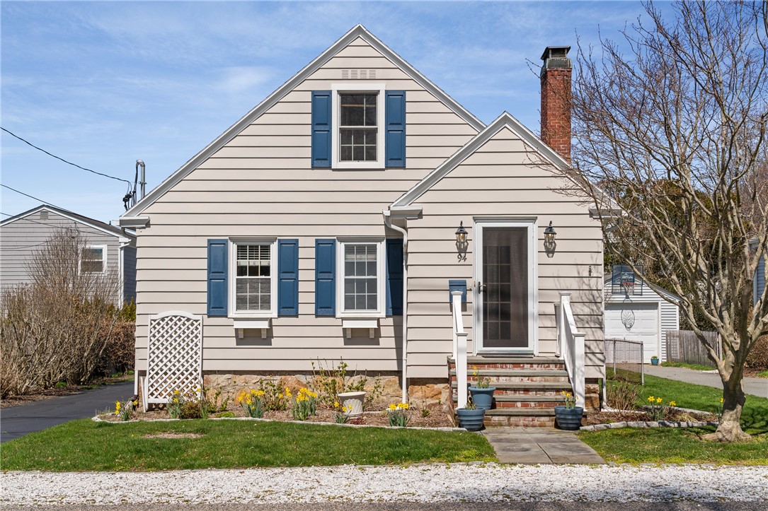 94 Ruggles Avenue Newport, RI 02840 - Photo 2 of 21