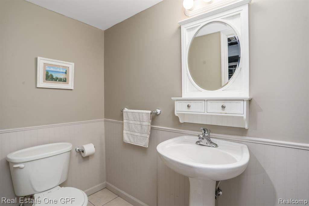 472 Shelbourne Road Grosse Pointe Farms, MI 48236 - Photo 32 of 45