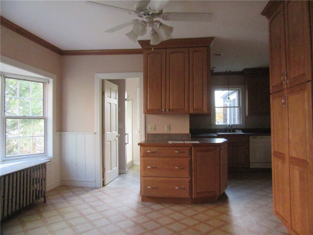 589 Gaskill Street Woonsocket, RI 02895 - Photo 5 of 21