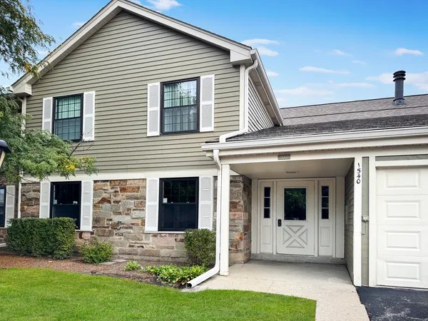 $2,195 | 1540 Heather Court, Unit C1, Wheeling, IL 60090