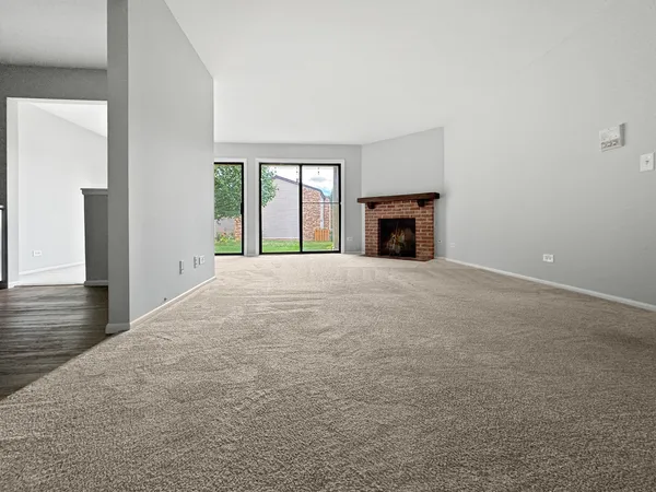 $2,195 | 1540 Heather Court, Unit C1, Wheeling, IL 60090