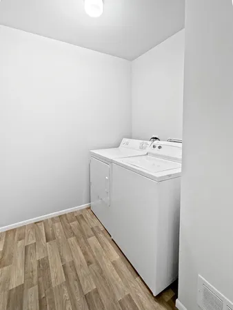 $2,195 | 1540 Heather Court, Unit C1, Wheeling, IL 60090