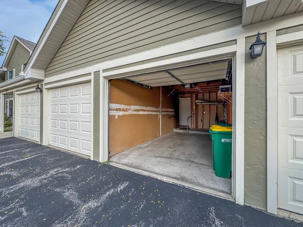$2,195 | 1540 Heather Court, Unit C1, Wheeling, IL 60090