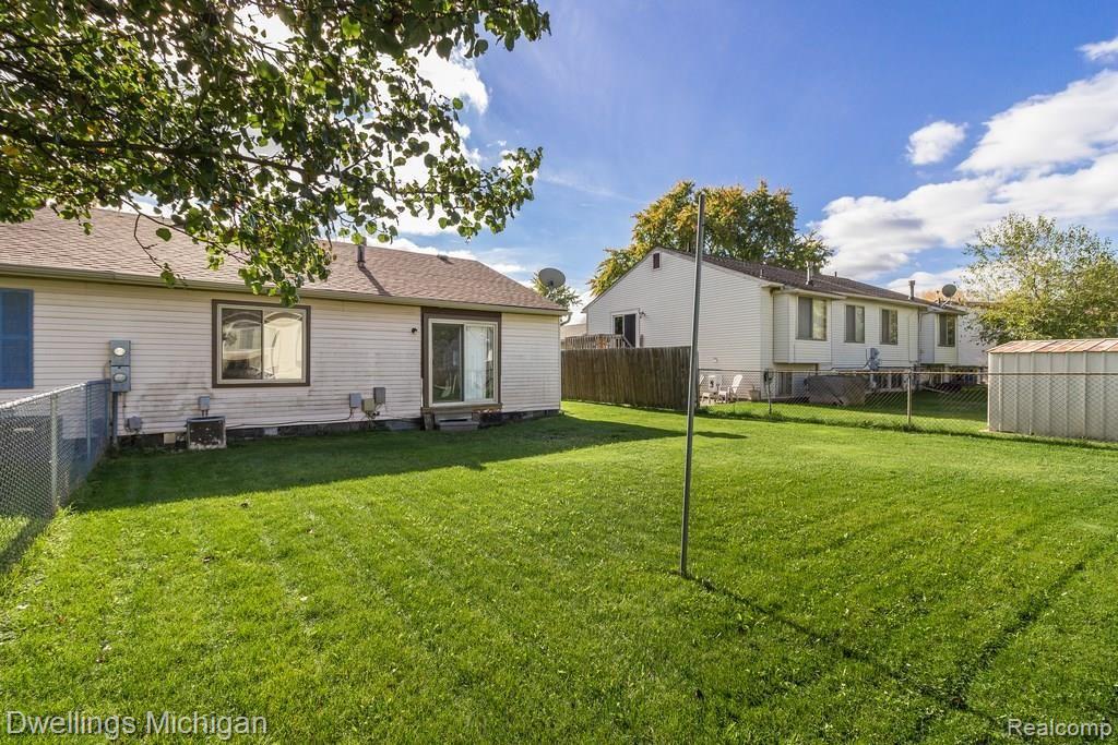 42668 Barchester Road Canton, MI 48187 - Photo 31 of 35 _MG_0106.jpg