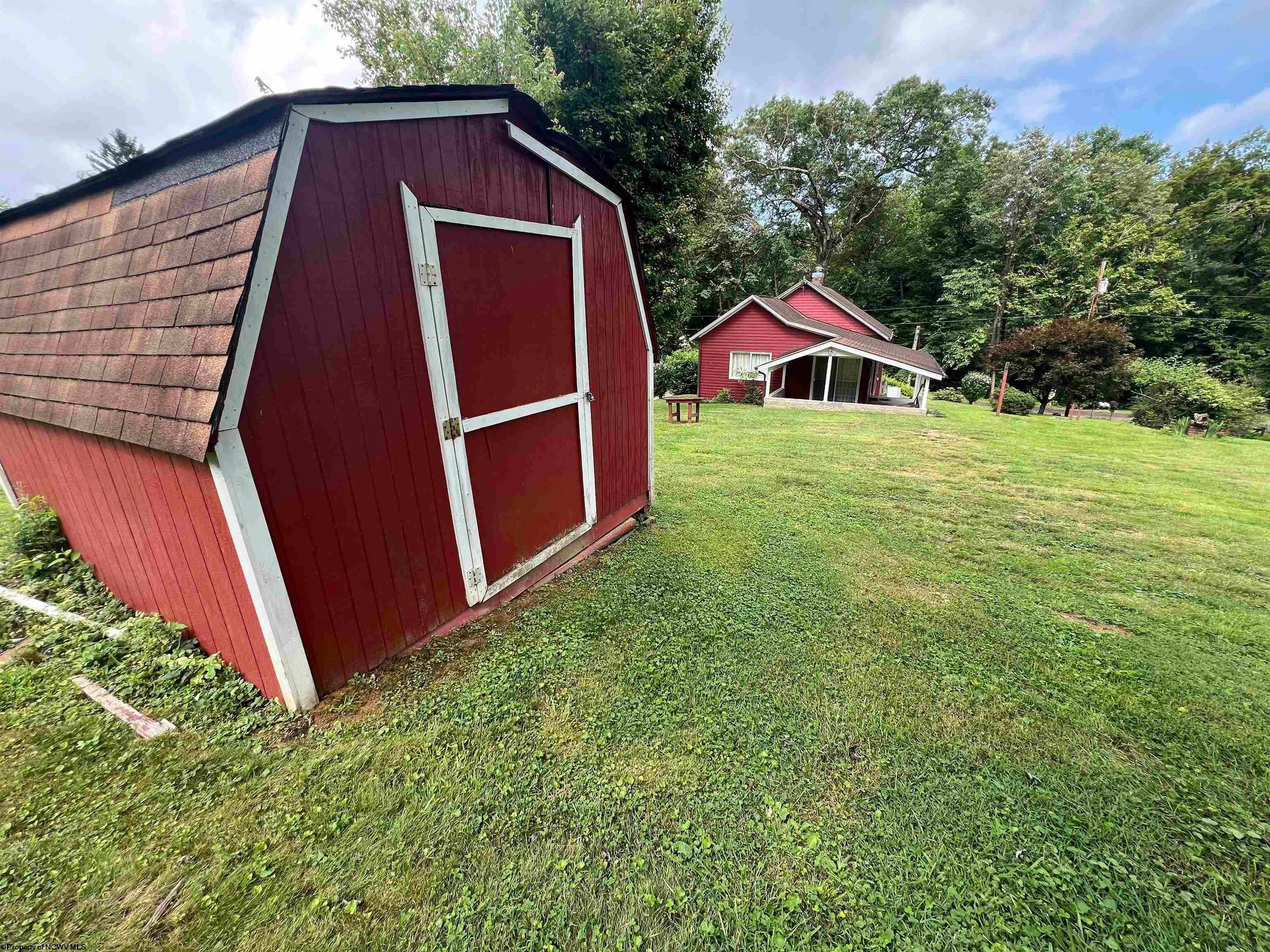 34 Guyses Run Road Fairmont, WV 26554 - Photo 4 of 20 Gallery Image 4