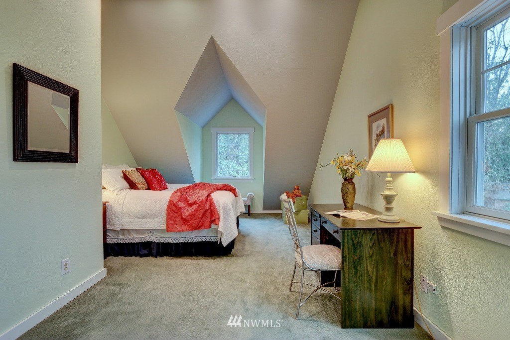 11700 Two Creeks Road Northeast Bainbridge Island, WA 98110 - Photo 14 of 18