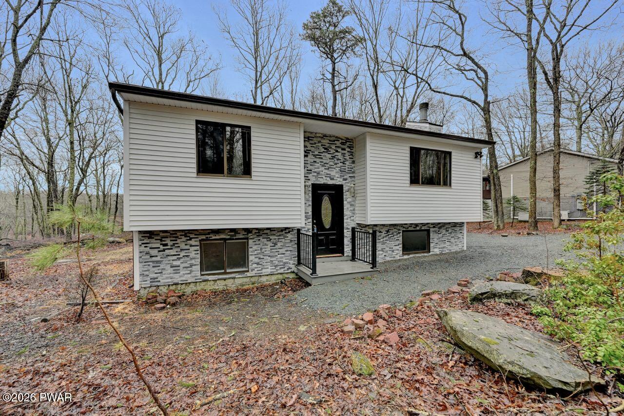 109 Rodeo Lane Hawley, PA 18428 - Photo 2 of 75