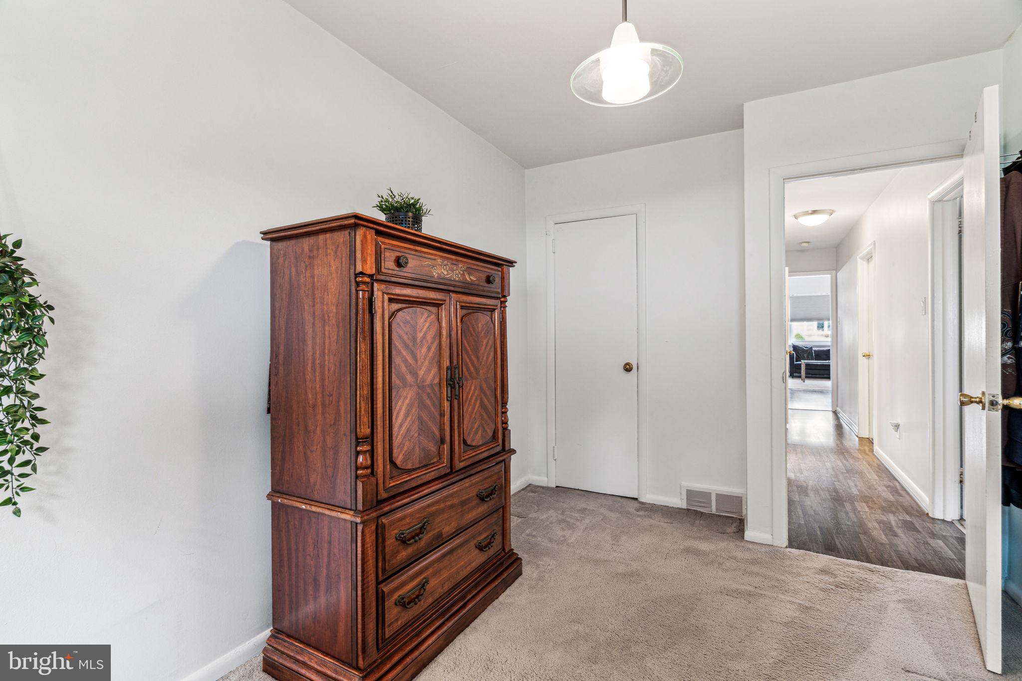 741 Charette Road Philadelphia, PA 19115 - Photo 14 of 28 First bedroom with closet shot