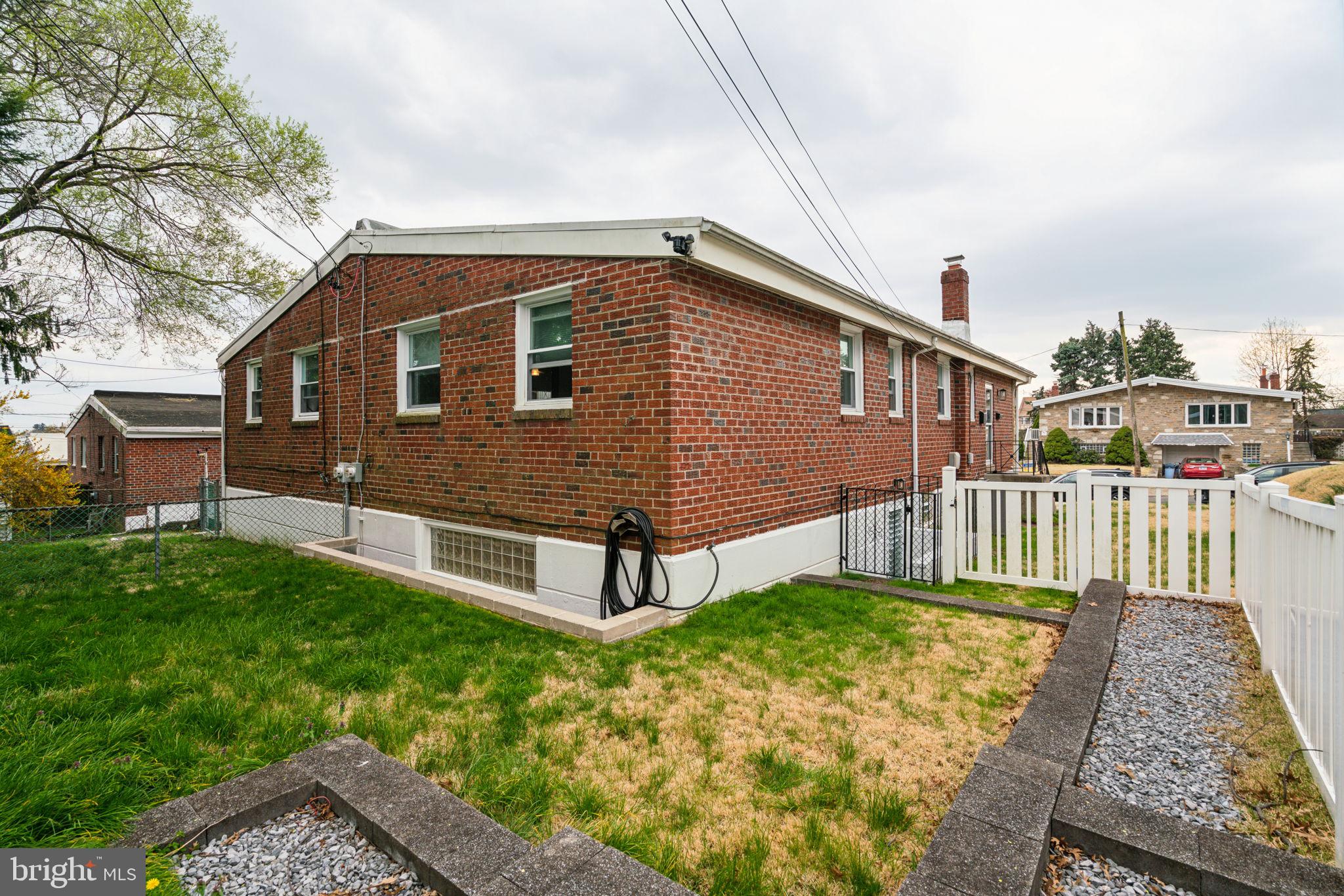 741 Charette Road Philadelphia, PA 19115 - Photo 24 of 28
