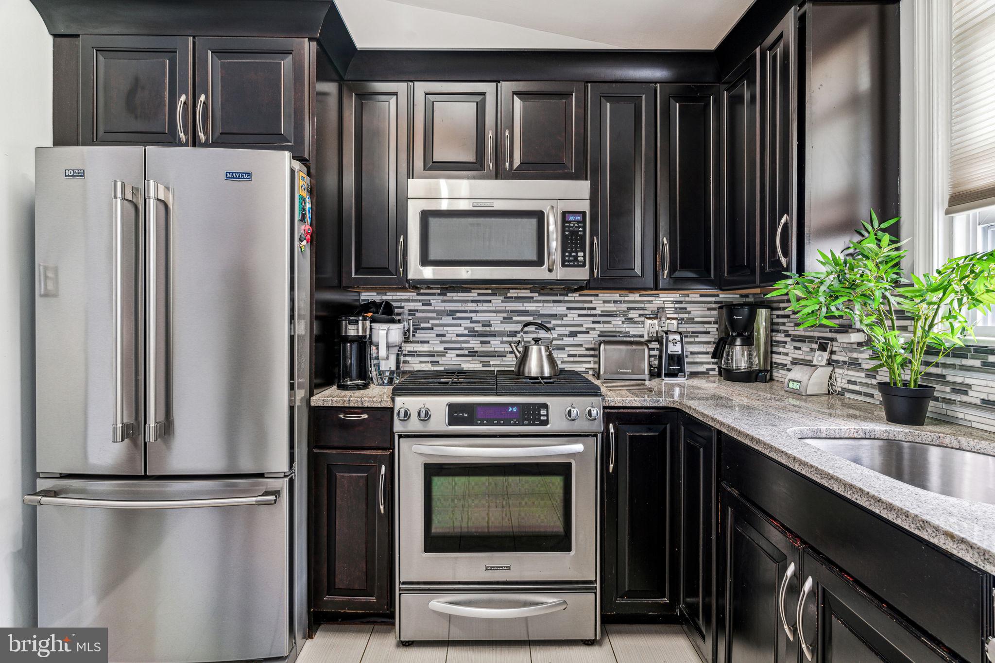741 Charette Road Philadelphia, PA 19115 - Photo 6 of 28 Kitchen