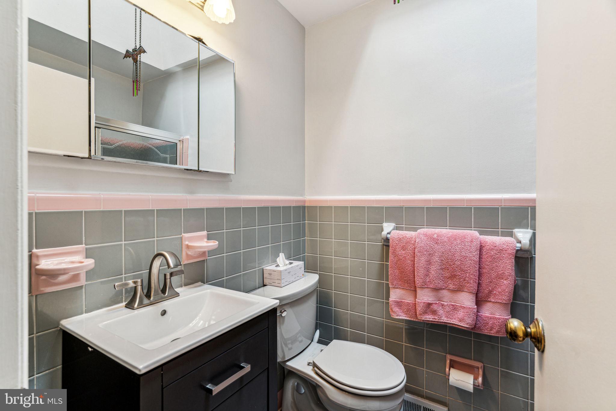 741 Charette Road Philadelphia, PA 19115 - Photo 7 of 28 Full Bathroom