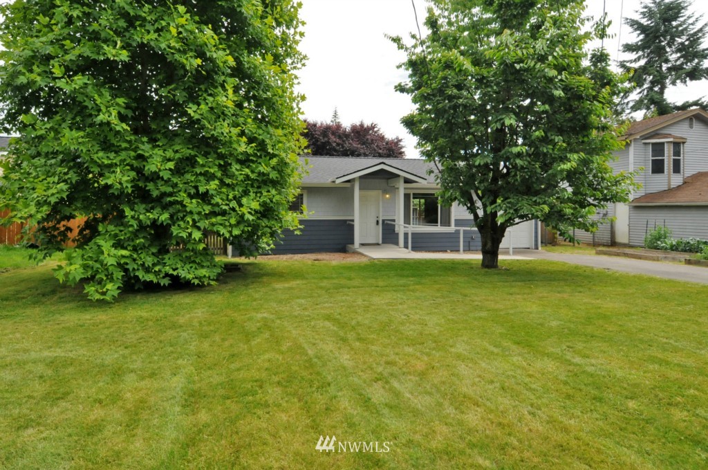 19529 1st Drive Southeast Bothell, WA 98012 - Photo 2 of 12 Gallery Image 2