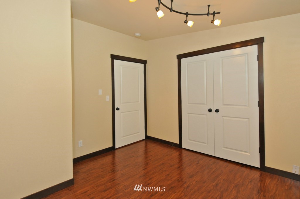 19529 1st Drive Southeast Bothell, WA 98012 - Photo 11 of 12 Gallery Image 11