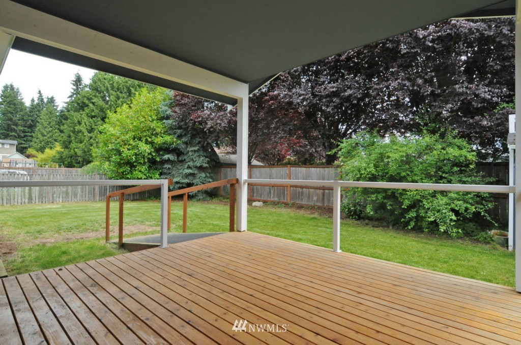 19529 1st Drive Southeast Bothell, WA 98012 - Photo 4 of 12 Gallery Image 4