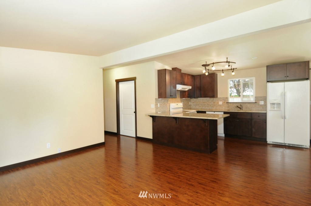 19529 1st Drive Southeast Bothell, WA 98012 - Photo 6 of 12 Gallery Image 6