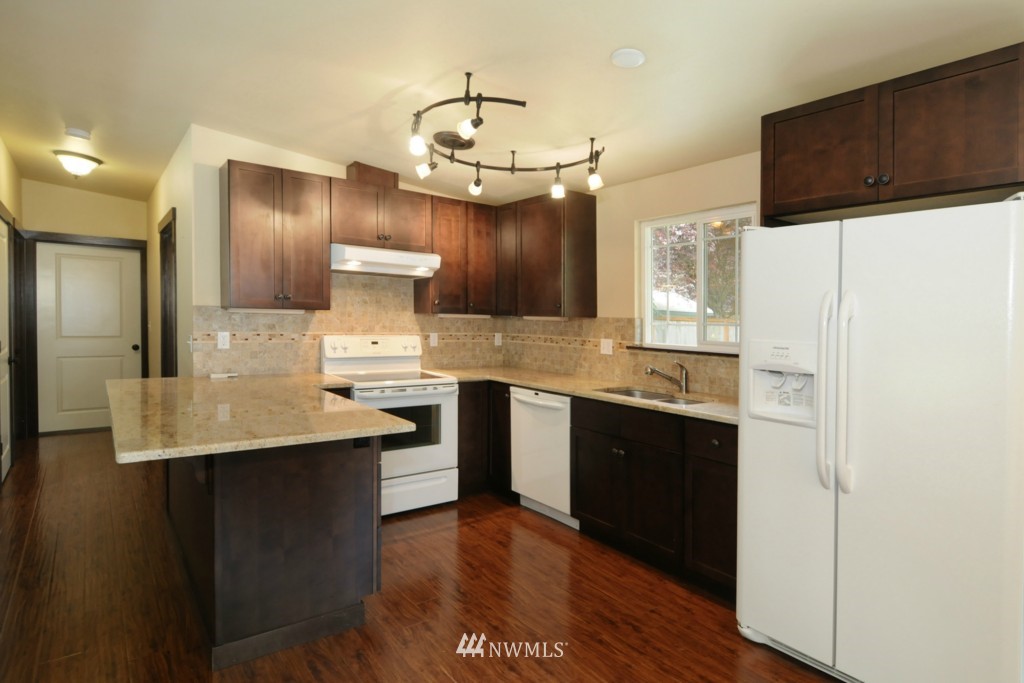 19529 1st Drive Southeast Bothell, WA 98012 - Photo 7 of 12 Gallery Image 7