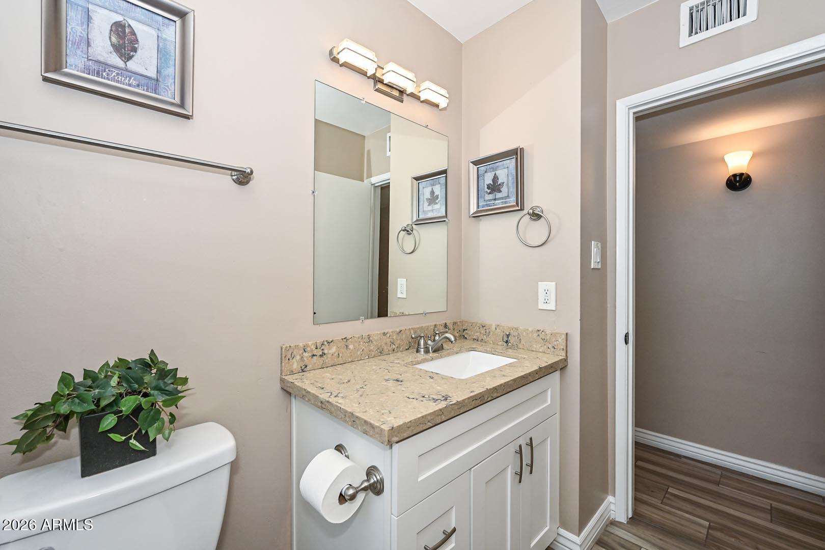 2032 East Cheery Lynn Road Phoenix, AZ 85016 - Photo 27 of 32 Hall Bath2