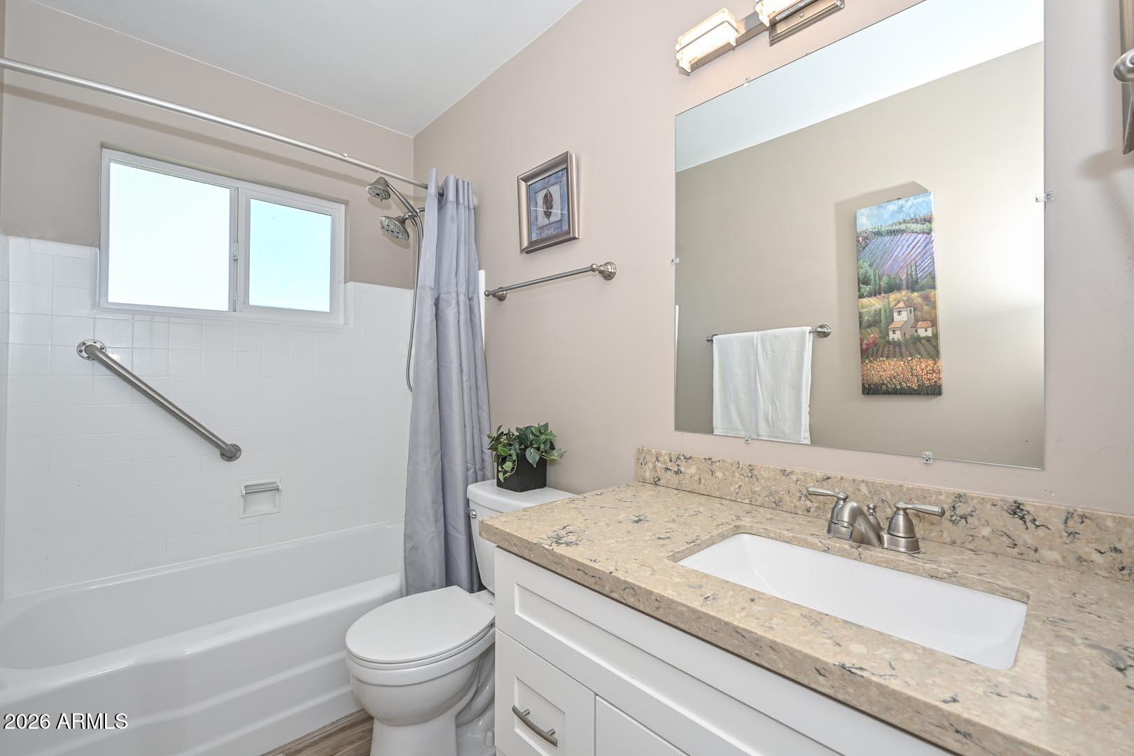 2032 East Cheery Lynn Road Phoenix, AZ 85016 - Photo 28 of 32 Hall Bath