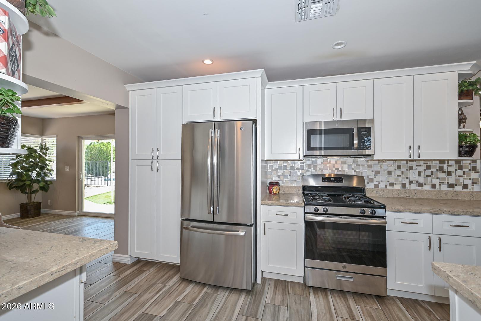 2032 East Cheery Lynn Road Phoenix, AZ 85016 - Photo 8 of 32 Kitchen2