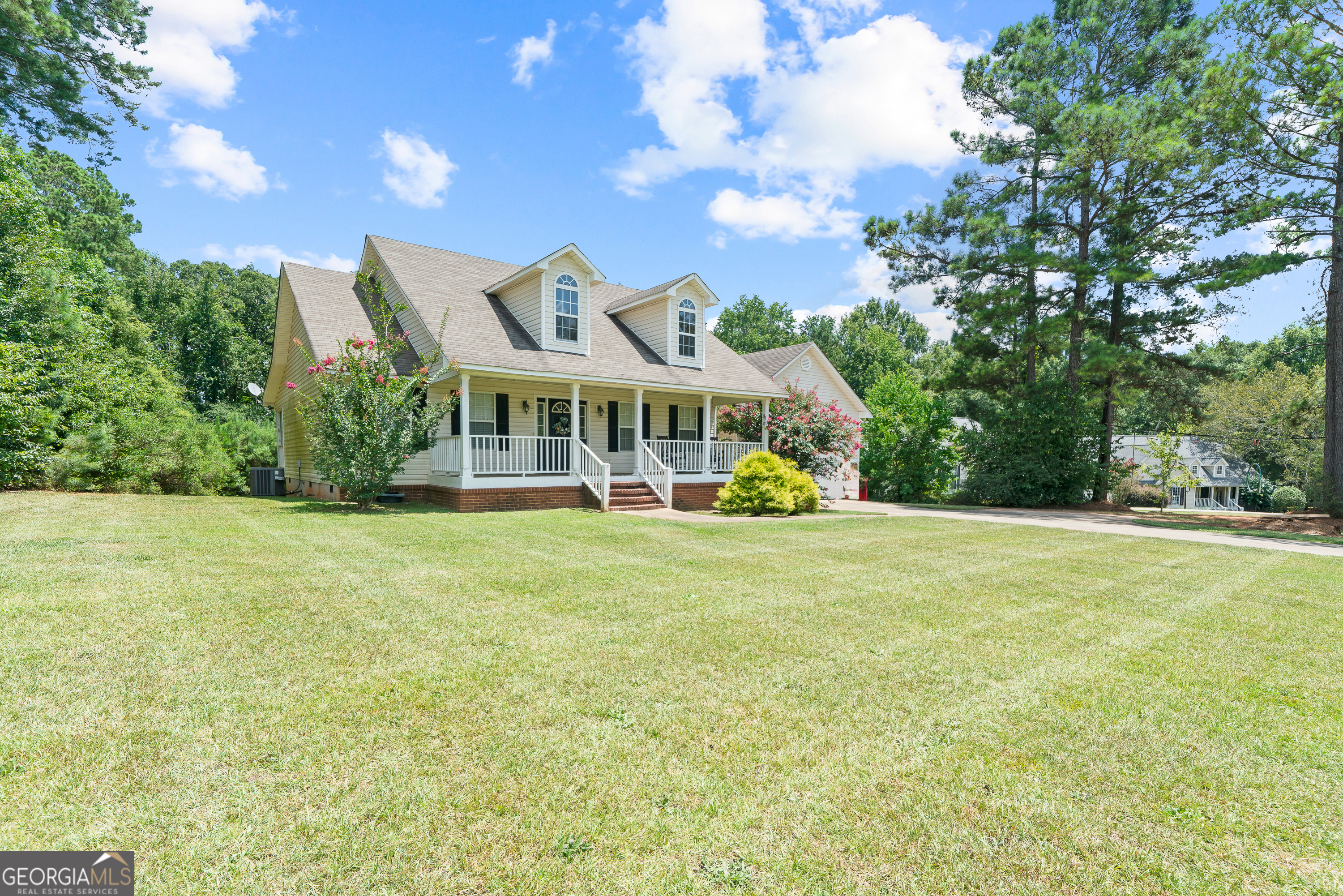 193 Virginia Avenue Gray, GA 31032 - Photo 3 of 48 a view of a house with a big yard
