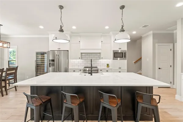 $1,375,000 | 65 Hillcrest Drive, Tool, TX 75143