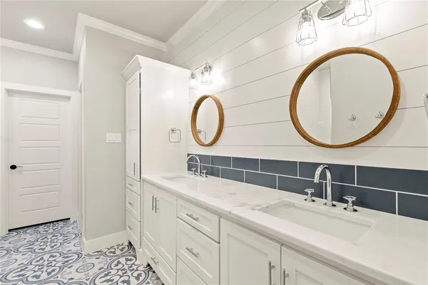 $1,375,000 | 65 Hillcrest Drive, Tool, TX 75143