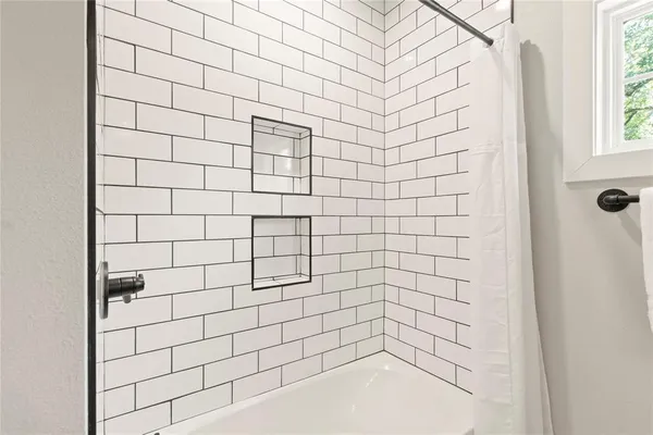 $1,375,000 | 65 Hillcrest Drive, Tool, TX 75143